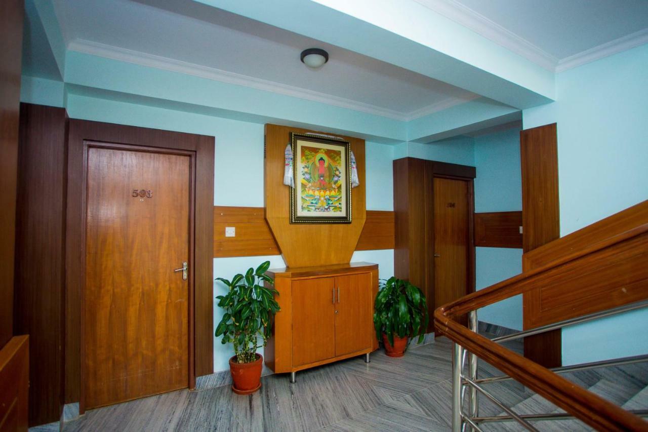Hotel Tara Покхара Экстерьер фото