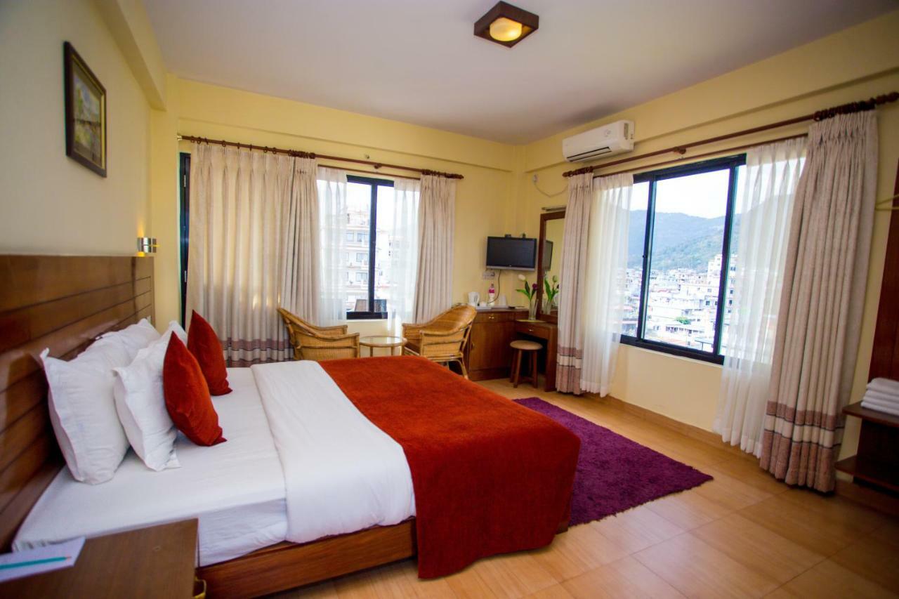 Hotel Tara Покхара Экстерьер фото