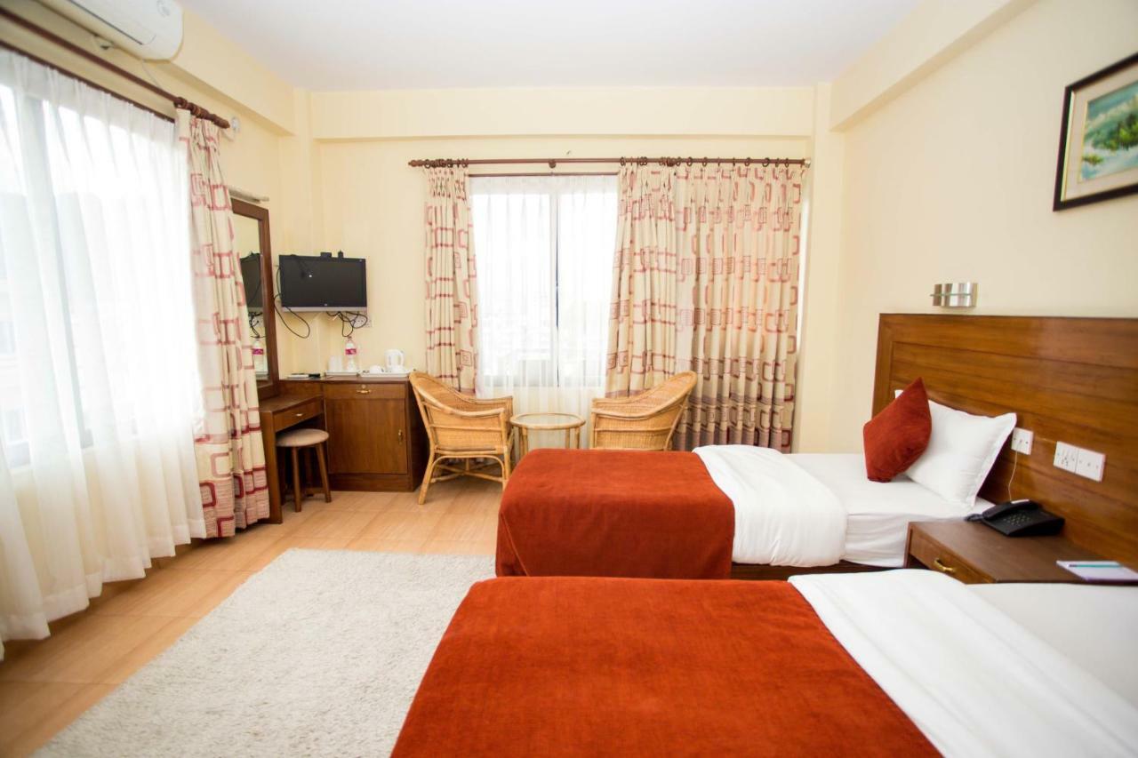 Hotel Tara Покхара Экстерьер фото