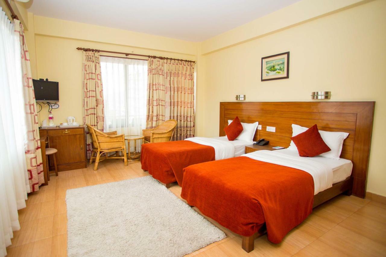 Hotel Tara Покхара Экстерьер фото